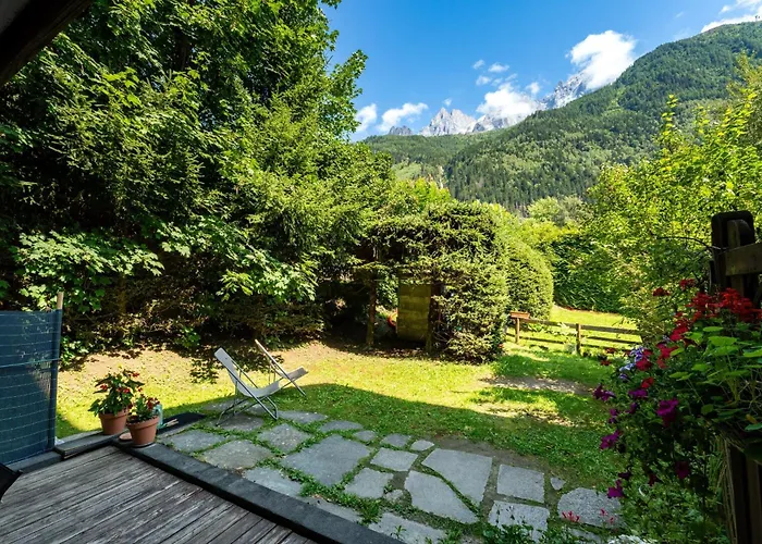 Jardin Du Parc Mont Blanc- Alpine Style In The Heart Of Шамони